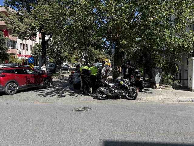 Muğla Menteşe'de otomobille motosiklet çarpıştı, motosiklet sürücüsü hafif yaralandı