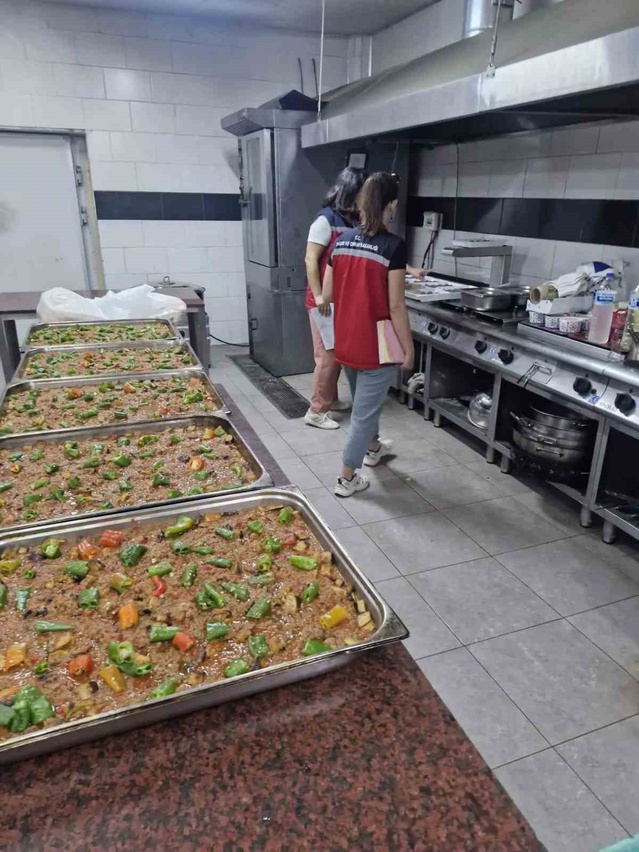 Hatay'da okul kantin ve yemekhanelerini İl Tarım ve Orman Müdürlüğü ekipleri denetliyor