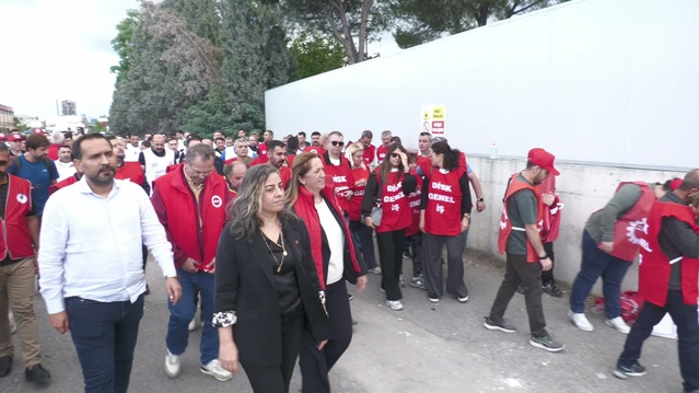 İzmir Kemalpaşa'da DİSK ve maden işçileri OMYA'nın yetki itirazını protesto etti
