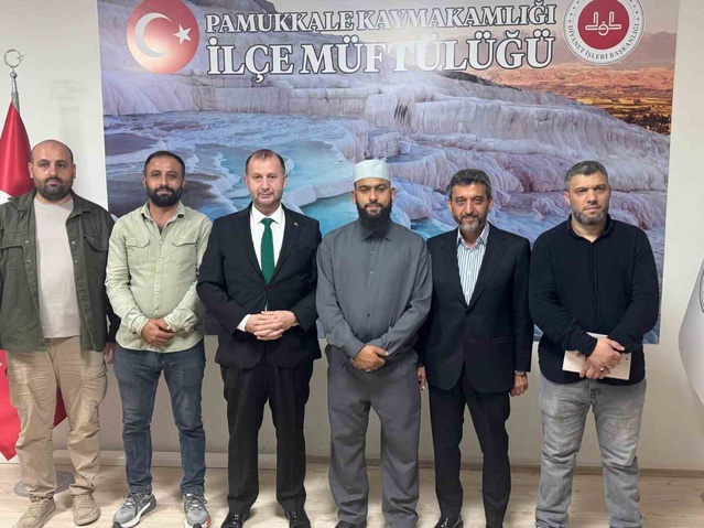 Hierapolis'te ilahi seslendiren Karatüre ve ekibi İlçe Müftüsü'nden teşekkür aldı
