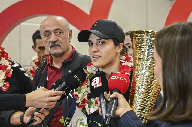 2026 Avrupa Boks Şampiyonası'nda 10 madalya kazanan milli boksörler yurda döndü