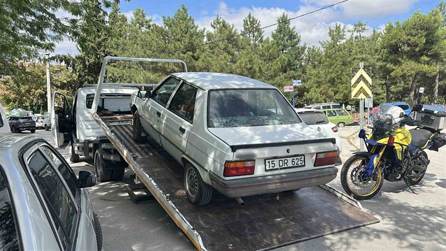 85 yaşındaki sürücü, kızının ihbarı üzerine Burdur'da trafikte durduruldu