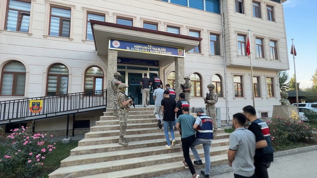 Adıyaman'da jandarma, DEAŞ operasyonunda 5 Irak uyruklu şüpheliyi gözaltına aldı