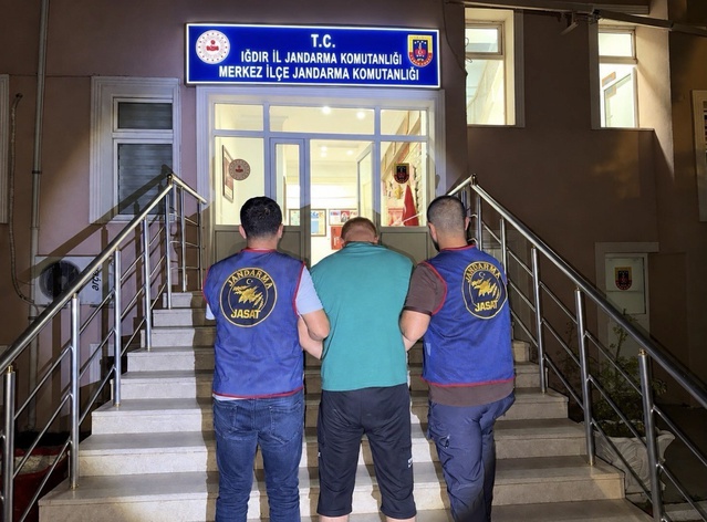 Iğdır JASAT, nitelikli hırsızlıktan 11 yıl 3 gün hapis cezası olan M.D.'yi yakaladı