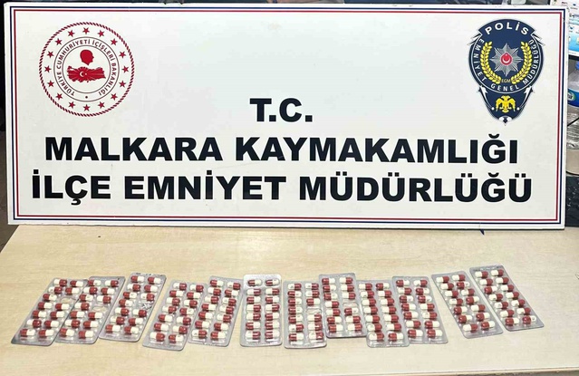 Tekirdağ Malkara'da takip sonrası 211 uyuşturucu hap ve 24 bin 505 TL ele geçirildi