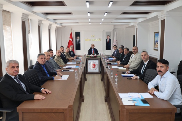 Ağrı'da eğitim güvenliği kurulu, Vali Önder Bozkurt başkanlığında toplandı