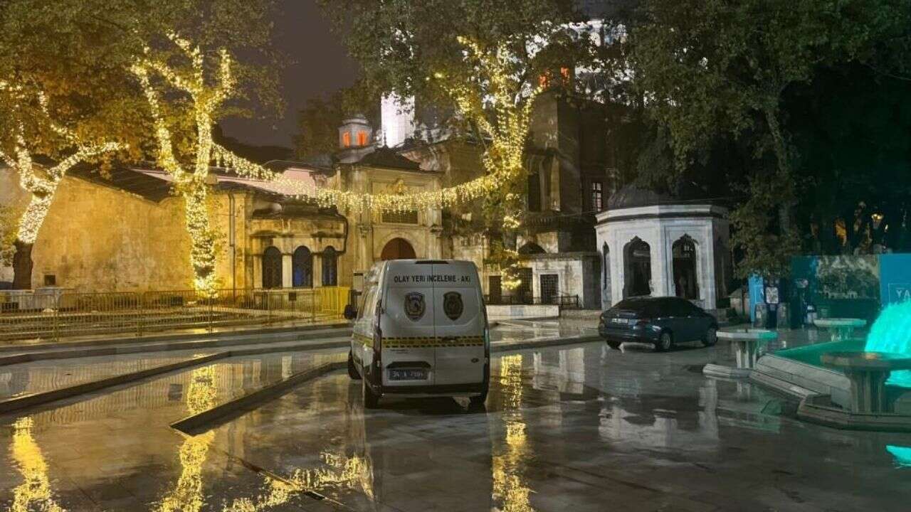 Camide çıkan tartışmada silahla ateş etti