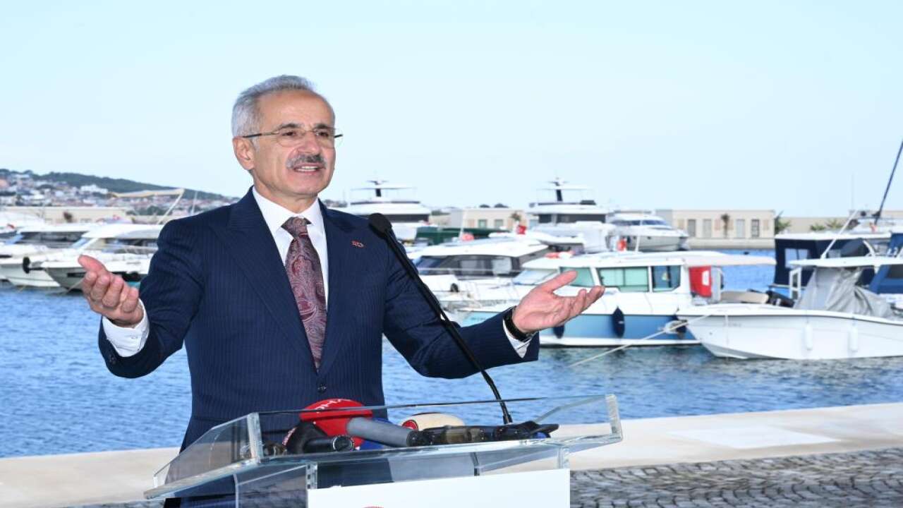 Bakan Uraloğlu duyurdu: İlk yerli tarama gemisi suya indi