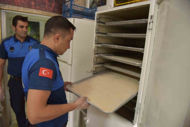 Siverek'te fırınlarda hijyen denetimi yapıldı, 5 işletmeye cezai işlem uygulandı