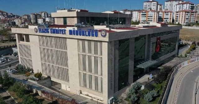 Elazığ'da dur ihtarına uymayan ehliyetsiz sürücüye 4 maddeden 326 bin lira ceza kesildi