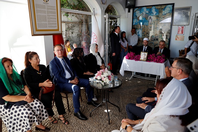 Zeki Müren için Bodrum'daki müze evinde 30. yıl mevlidi okundu