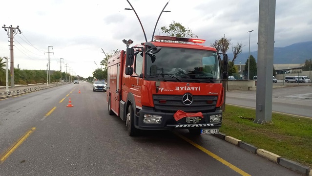 Manisa Yunusemre'de otomobil takla attı, sürücü Canbaz ağır yaralandı
