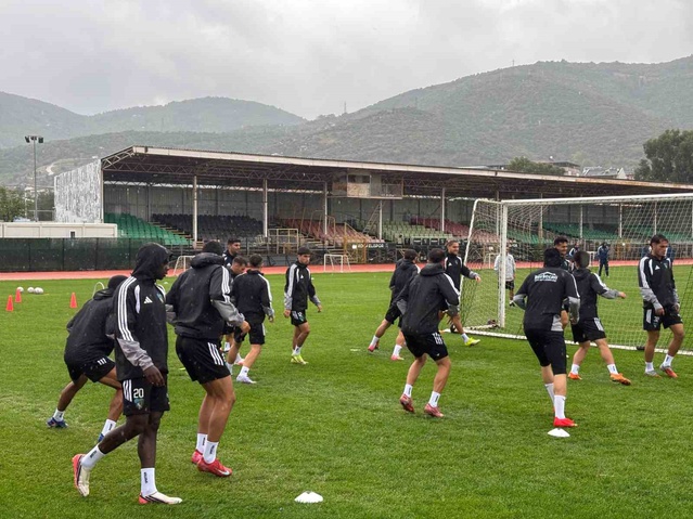 Beşiktaş deplasmanı öncesi Emir Ortakaya, Kocaelispor'un 12 puanı olduğunu söyledi