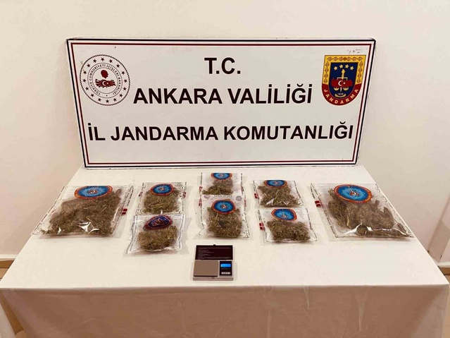 Ankara'da iki ilçede narkotik operasyonu düzenleyen jandarma, 4 şüpheliyi gözaltına aldı
