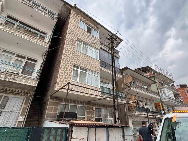 Aynı evde 3 erkek cesedinin bulunduğu olayda sır perdesi aralandı