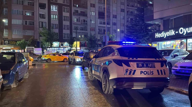 Tepebaşı'nda kavgadan kaçan 15 yaşındaki çocuk, sığındığı telefon tamircisinde yakalanıp dövüldü