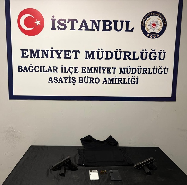 Bağcılar'da 11 yıl 1 ay aranma kaydı olan iki şahıs yakalandı, 5 şahıs tutuklandı