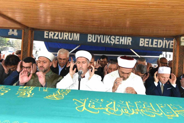 AK Parti Milletvekili Mehmet Emin Öz'ün ağabeyi kalp krizi sonucu hayatını kaybetti