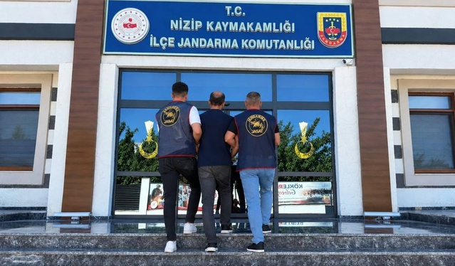 JASAT, Gaziantep Nizip'te uyuşturucudan 12 yıl 2 ay hapis cezasıyla aranan şahsı yakaladı