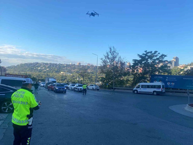 Bahçeşehir'de dronla izlenen yollarda 83 araca 366 bin 38 lira ceza kesildi