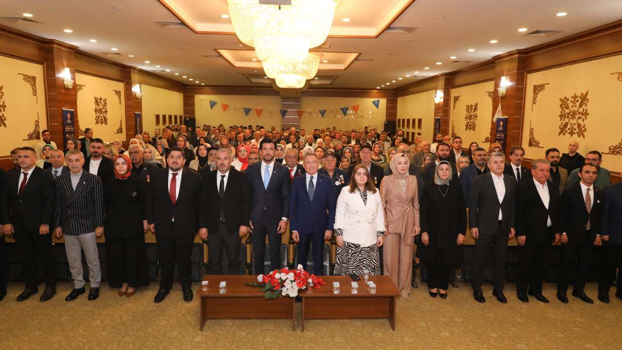 Fuat Oktay’dan Pursaklar’daki belediyecilik ve parti çalışmalarına övgü