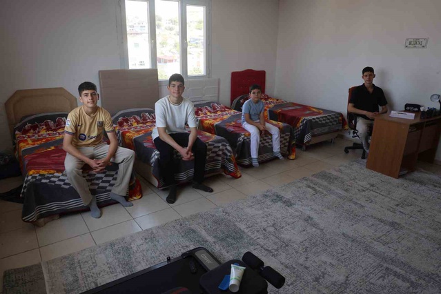 Hatay'da deprem sonrası Münir Basri, YKS'de ilk 22 bine girip tıp fakültesini kazandı