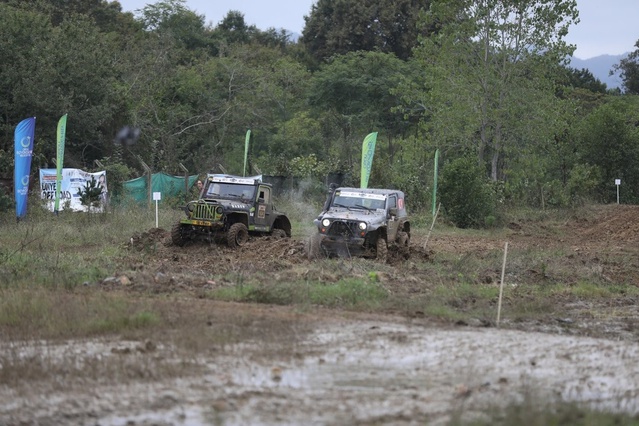 Ünye'de off-road kupasında Güler adına verilen özel kupa Yaşar ve Köseoğlu'nun oldu