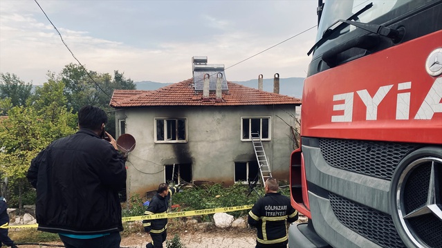 Bilecik Gölpazarı'nda 2 katlı evde çıkan yangında baba ve kızı yaşamını yitirdi