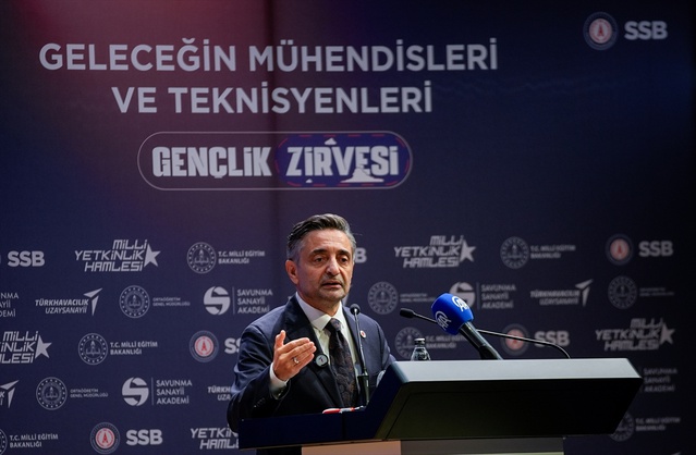 "Milli Yetkinlik Hamlesi-Geleceğin Mühendisleri ve Teknisyenleri Gençlik Zirvesi" yapıldı