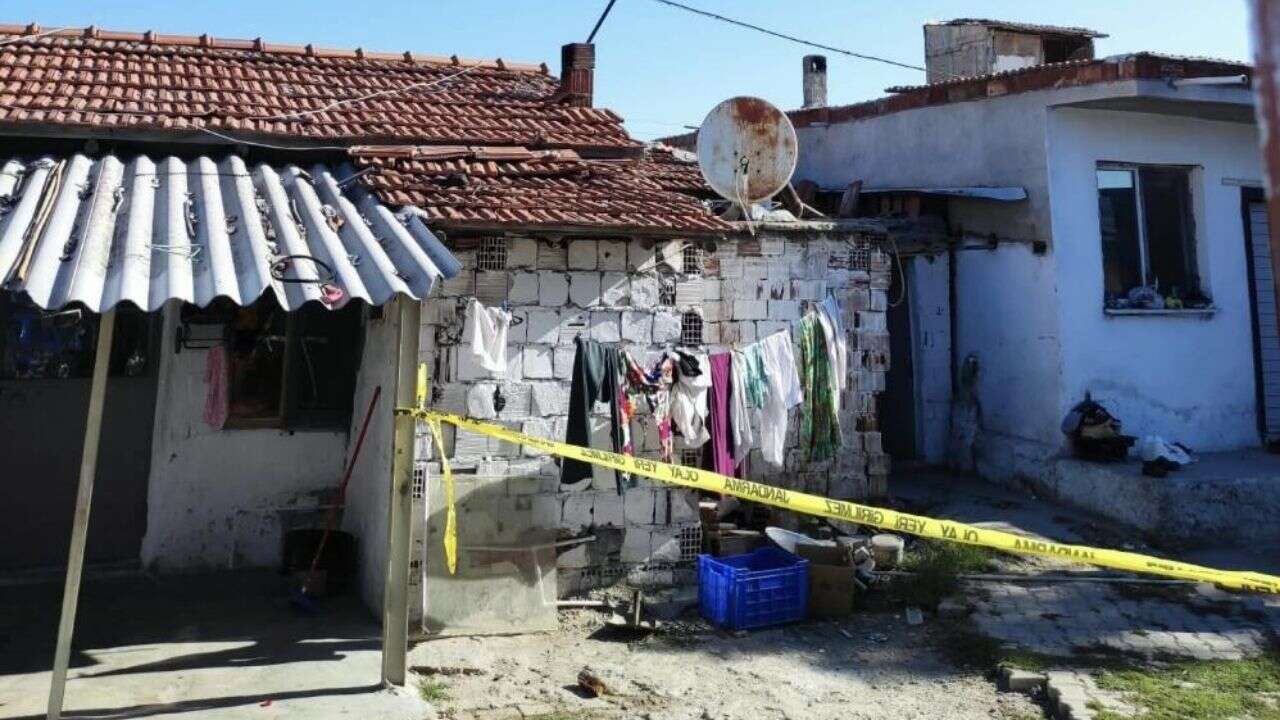 Eşi tarafından bıçaklanan kadın hastanede hayatını kaybetti