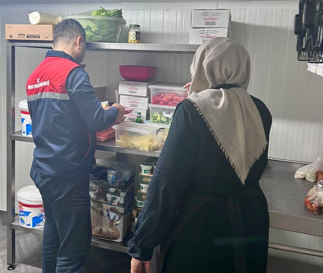 Bolvadin'de okul kantin ve yemekhanelerinde gıda güvenilirliği denetimi yapıldı
