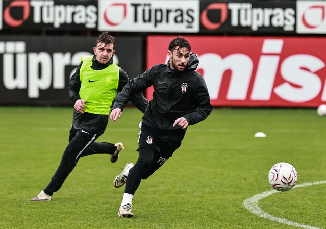 Vlahovic, Beşiktaş'ın Kocaelispor maçı hazırlığında takımdan ayrı çalıştı