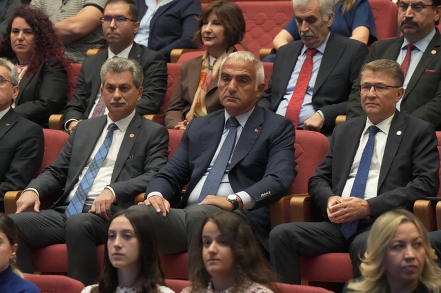 'Türk Diline Hizmet Ödülleri' sahiplerini buldu