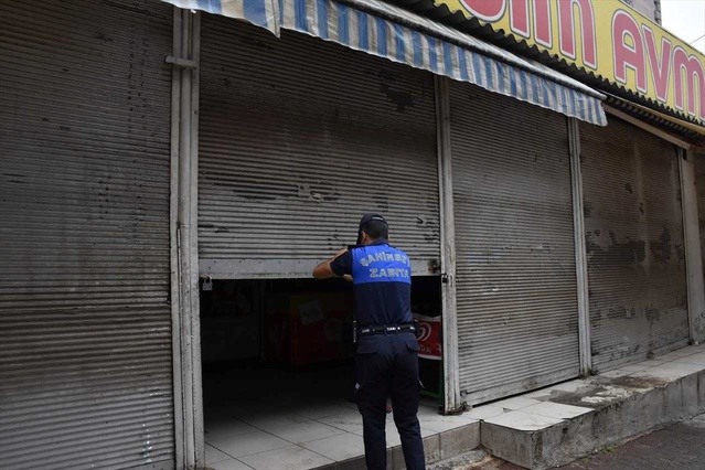 Gaziantep Şahinbey'de tarihi geçmiş ürün satan iş yeri 3 gün kapatıldı