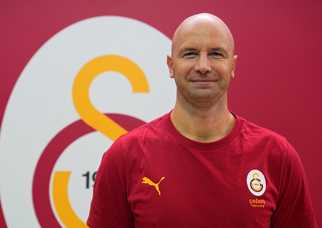 Dusart, Galatasaray Çağdaş Faktoring'de tam saha baskıyla en az bir kupa hedefliyor
