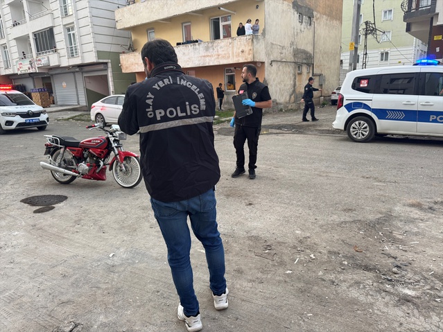 Kars'ta motosikletli saldırgan, anne ile oğlunu yaralayıp motosikleti bırakarak kaçtı