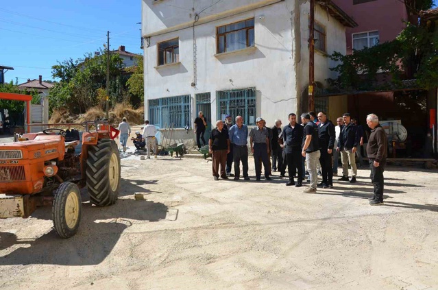 Kütahya Emet'te Kaymakam Başkapan, Eseler'deki üst yapı çalışmalarını inceledi
