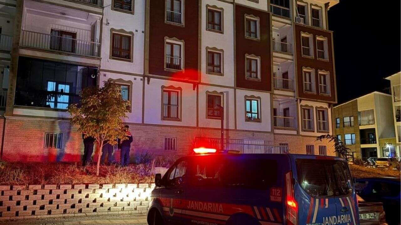 17 yaşındaki kız üçüncü kattan düştü