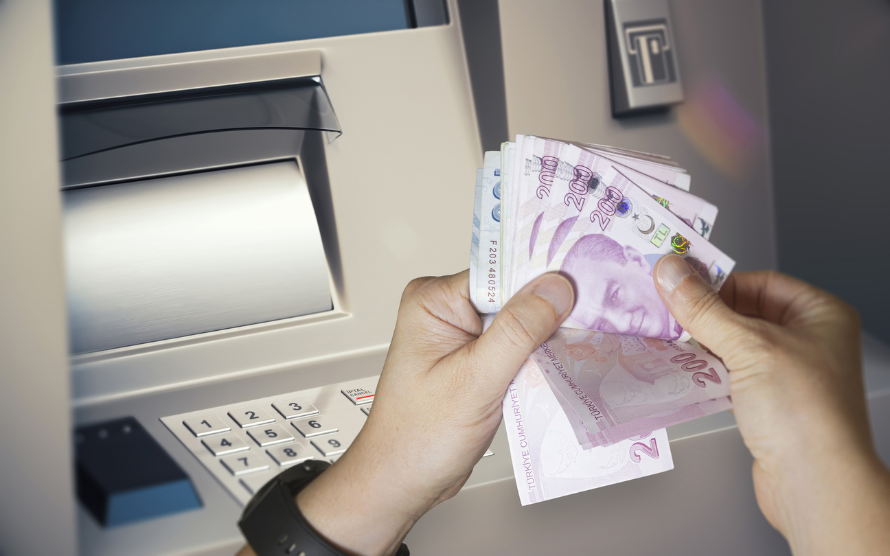 4 bankadan faizsiz 100 bin TL. Başvuru sürecinin ardından hemen hesaba yatıyor