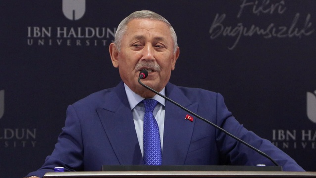İbn Haldun Üniversitesi'nde akademik yıl TÜBİTAK Başkanı'nın dersiyle başladı