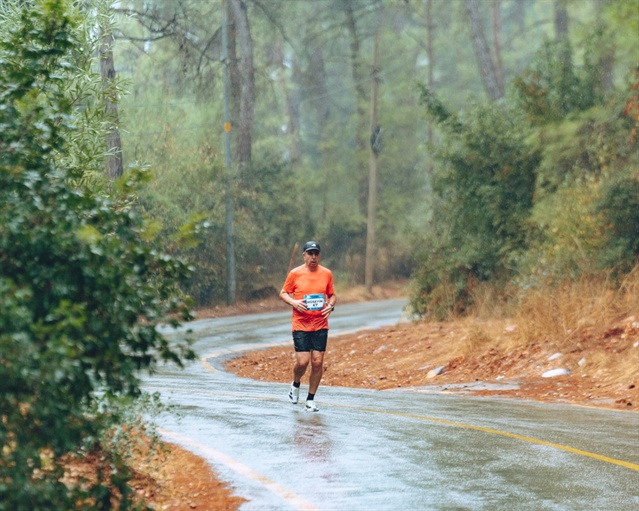 Muğla Ula Akyaka'da Gökova Run Fest, Barlas Kazancı'nın yarı maraton zaferiyle bitti