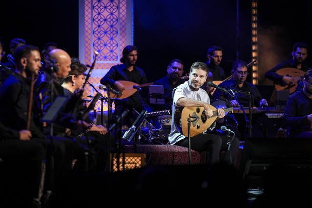 Sami Yusuf İstanbul'da 'We Love Life'ı Filistin soykırımı kurbanlarına ithaf etti