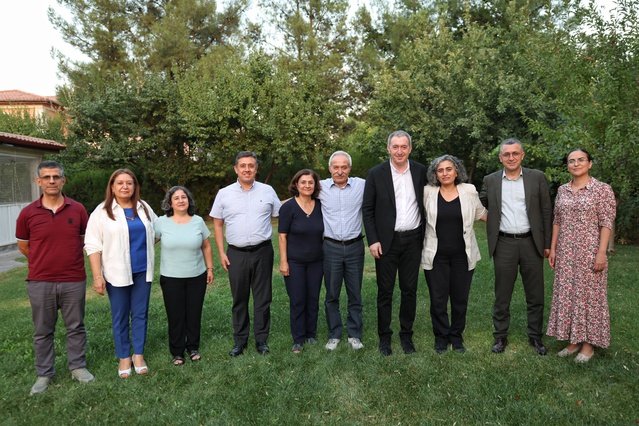 DEM Parti Eş Genel Başkanı Bakırhan, tahliye edilen Selçuk Mızraklı'yı ziyaret etti