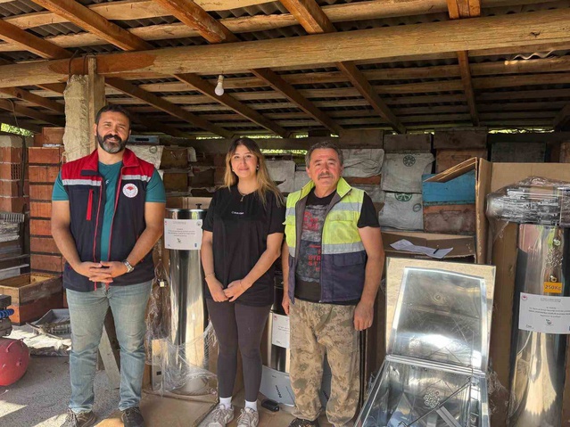 Sinop Erfelek'te arıcılığa başlayan kadın girişimciye 774 bin 200 TL hibe verildi