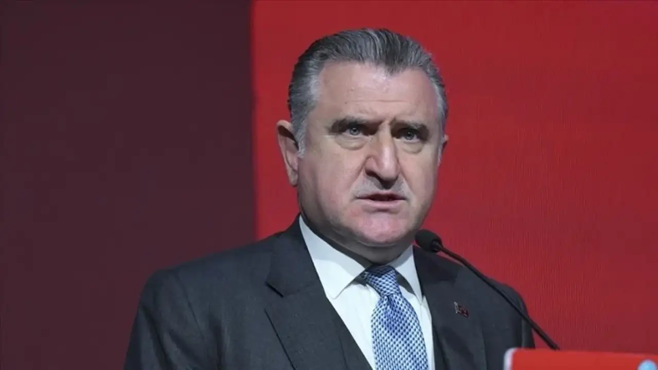 Bakan Bak, Türkiye - İtalya maçını takip etti