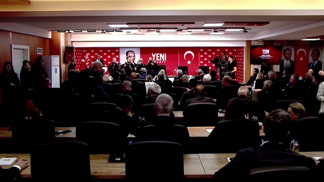 Özgür Özel, muhalefette kalmanın partiyi yüzde 3'e bırakacağını söyledi