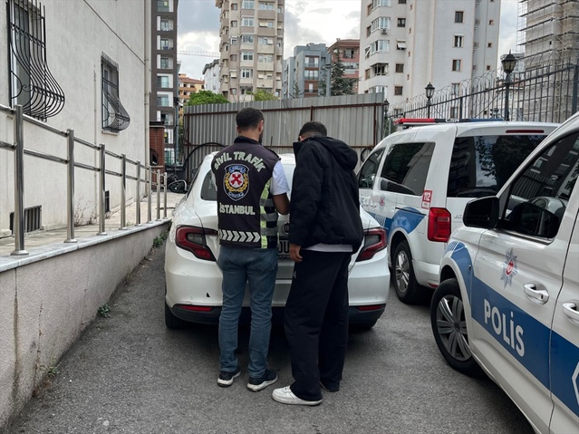 İstanbul'da araç dışında yolcu taşıyan sürücüye 14 bin 719 lira ceza kesildi