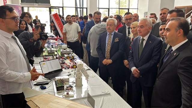 Bakan Kacır: Savunma sanayinde yüzde 80'in üzerinde yerlilik oranına erişmiş bir ülkeyiz