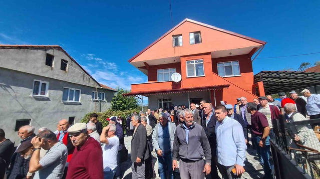 Zonguldak Çaycuma Serdaroğlu'nda kalp krizi sonucu ölen 12 yaşındaki çocuk defnedildi