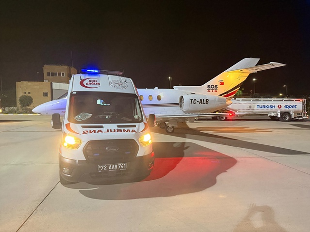 Aort hiperplazisi tedavisi için 50 günlük bebek ambulans uçakla Konya'ya sevk edildi.